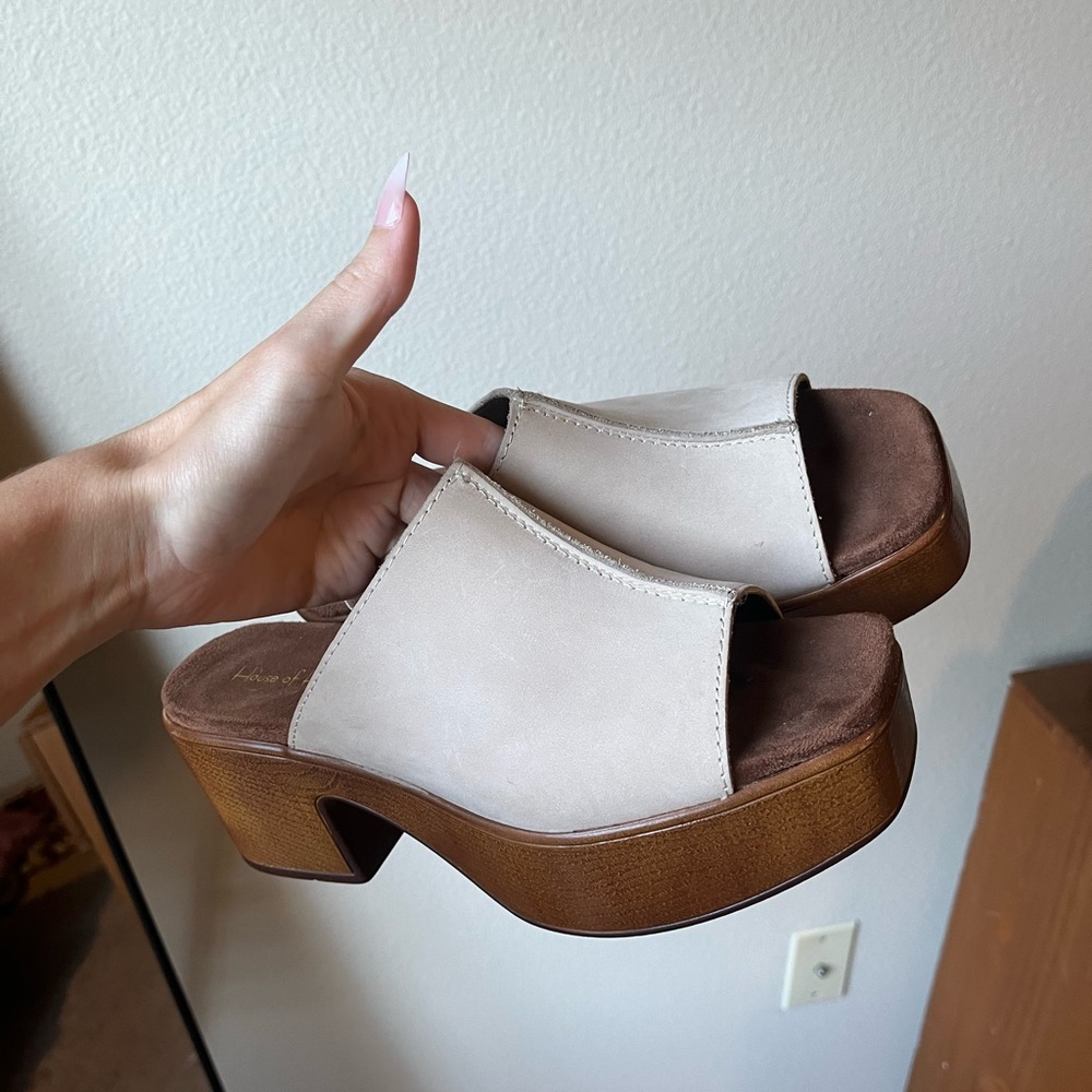 SOLD House of Harlow 1960 block heel suede mules - Picture 1 of 8